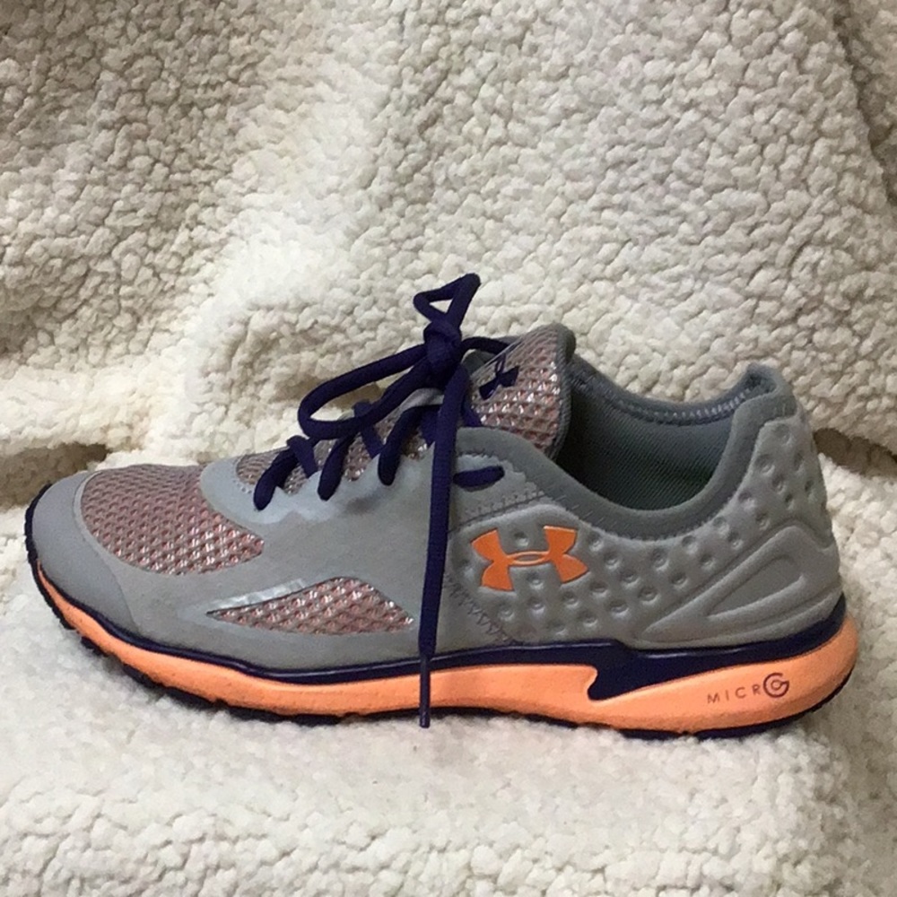 UNDER ARMOUR WOMENS MICRO G, 8 1/2